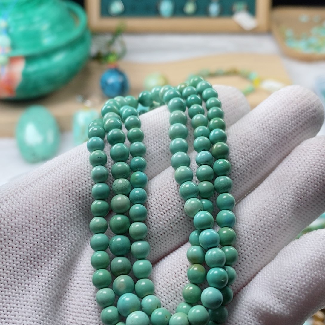 绿松石颈饰未镶嵌