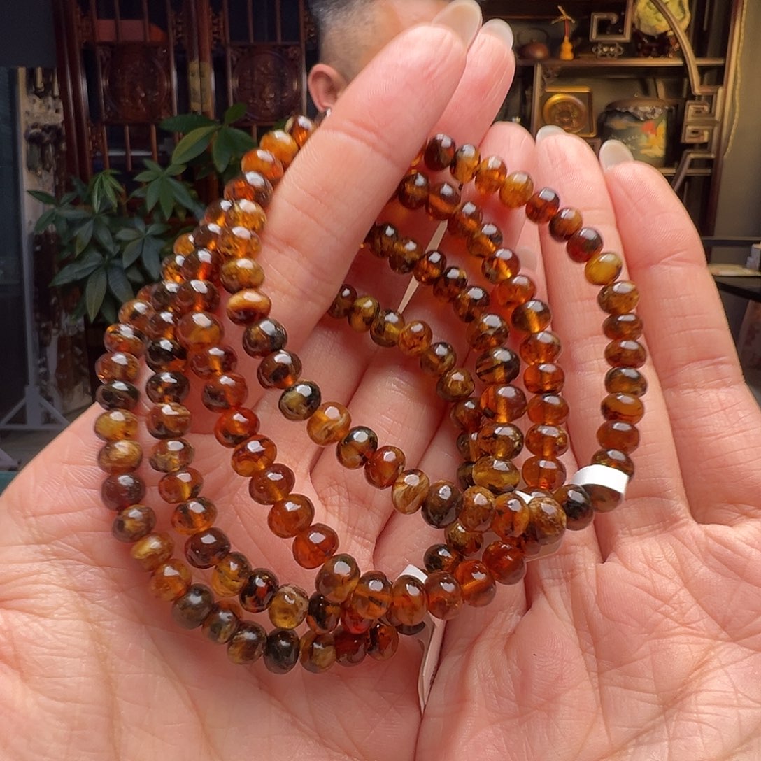 琥珀未镶嵌裸石抚顺琥珀10598六多样性发其一