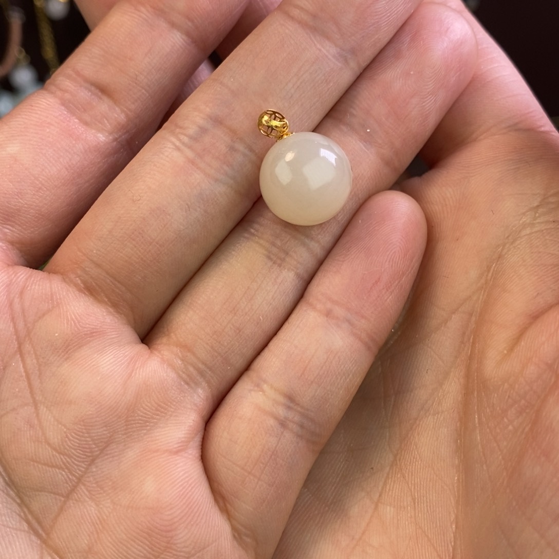 和田玉颈饰18K金镶嵌