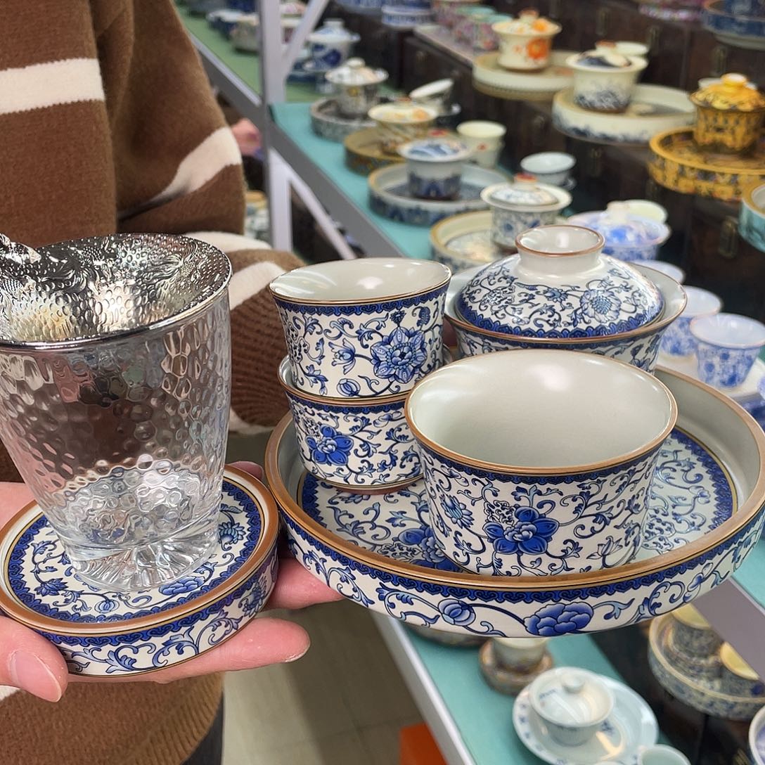 祝我们成为更好的人