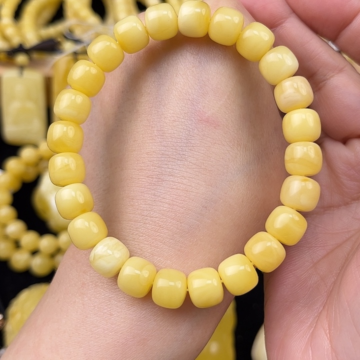 琥珀未镶嵌颈饰琥珀