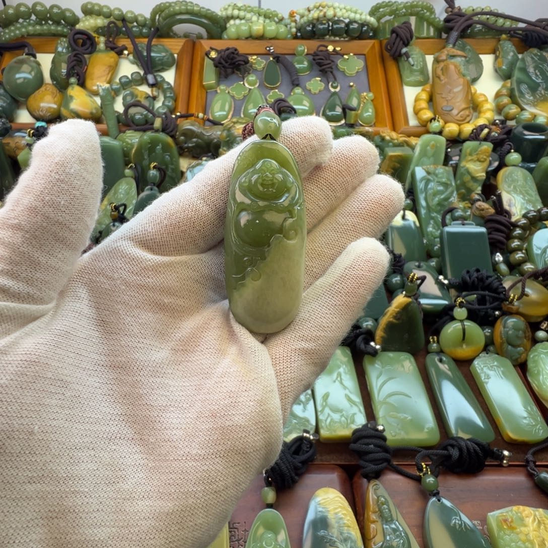 岫岩老玉（透闪石质玉）未镶嵌挂件