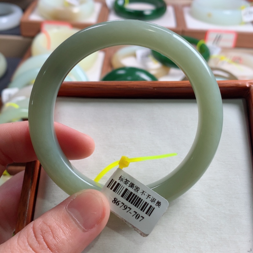 【闪购商品】和田玉手镯未镶嵌56.5