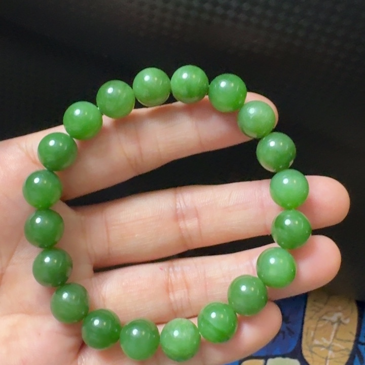 和田玉未镶嵌颈饰阳绿卡10