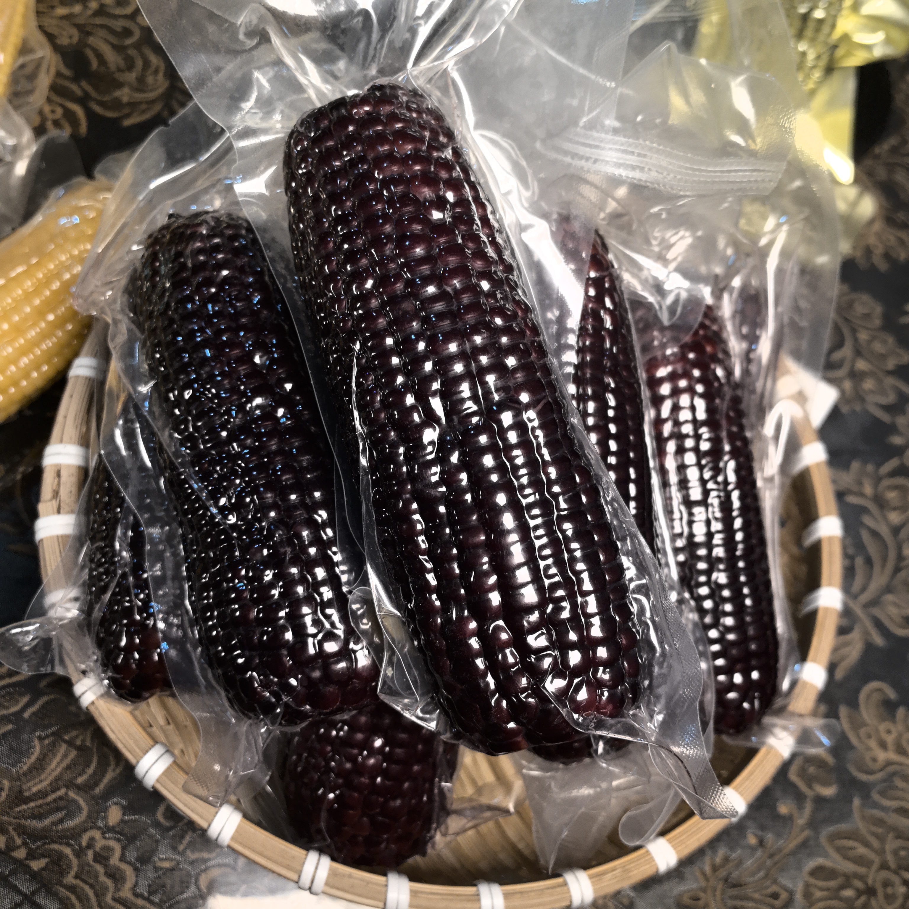 东北特产长白山寒地精选鲜食玉米黑糯玉米包邮