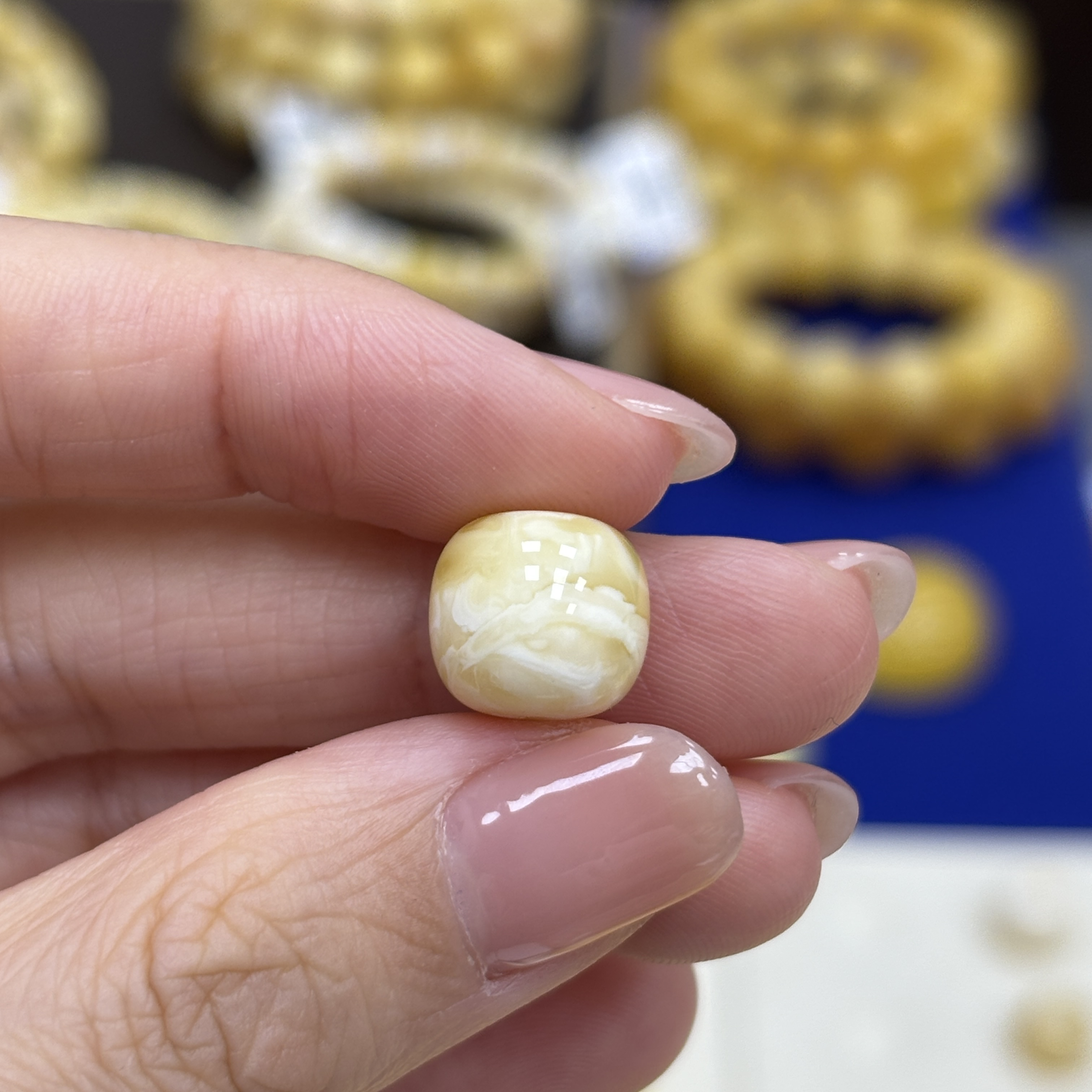 11.0*10.1mm· 1-小妖珠宝天然原矿琥珀蜜蜡