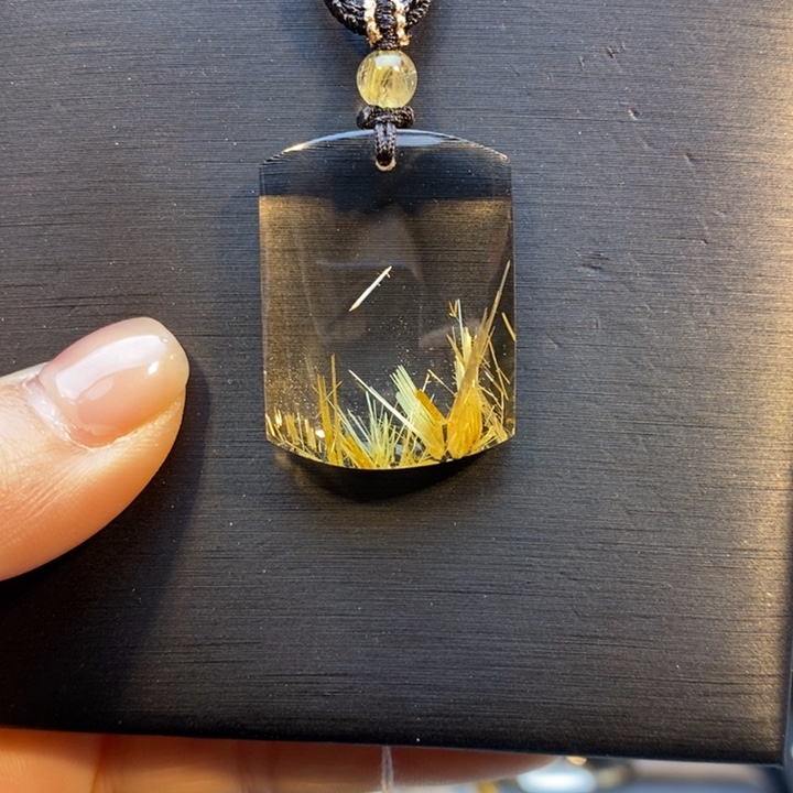 颈饰发晶未镶嵌钛晶平安无事牌吊坠