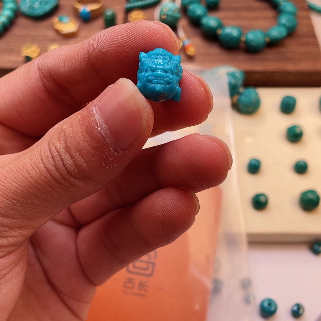 绿松石颈饰未镶嵌