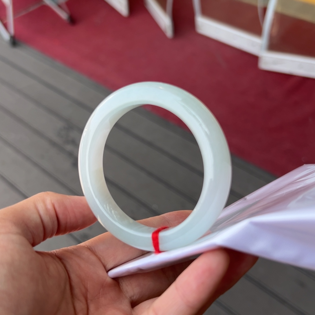 翡翠手镯未镶嵌天然翡翠手镯