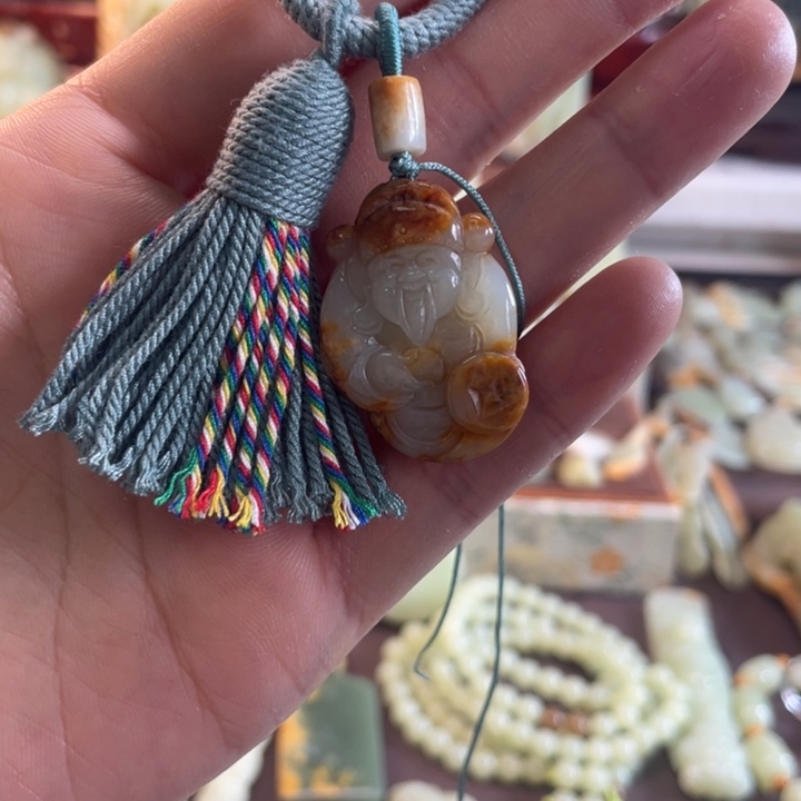 歪***说岫岩河磨玉（透闪石质玉）未镶嵌颈饰