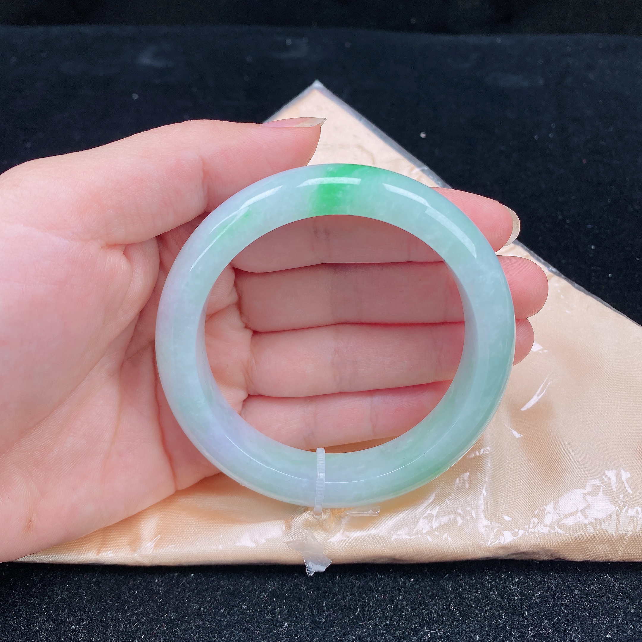 58圈口缅甸翡翠A货老坑细糯种白底青阳绿色轮胎正圈玉镯正品珠宝