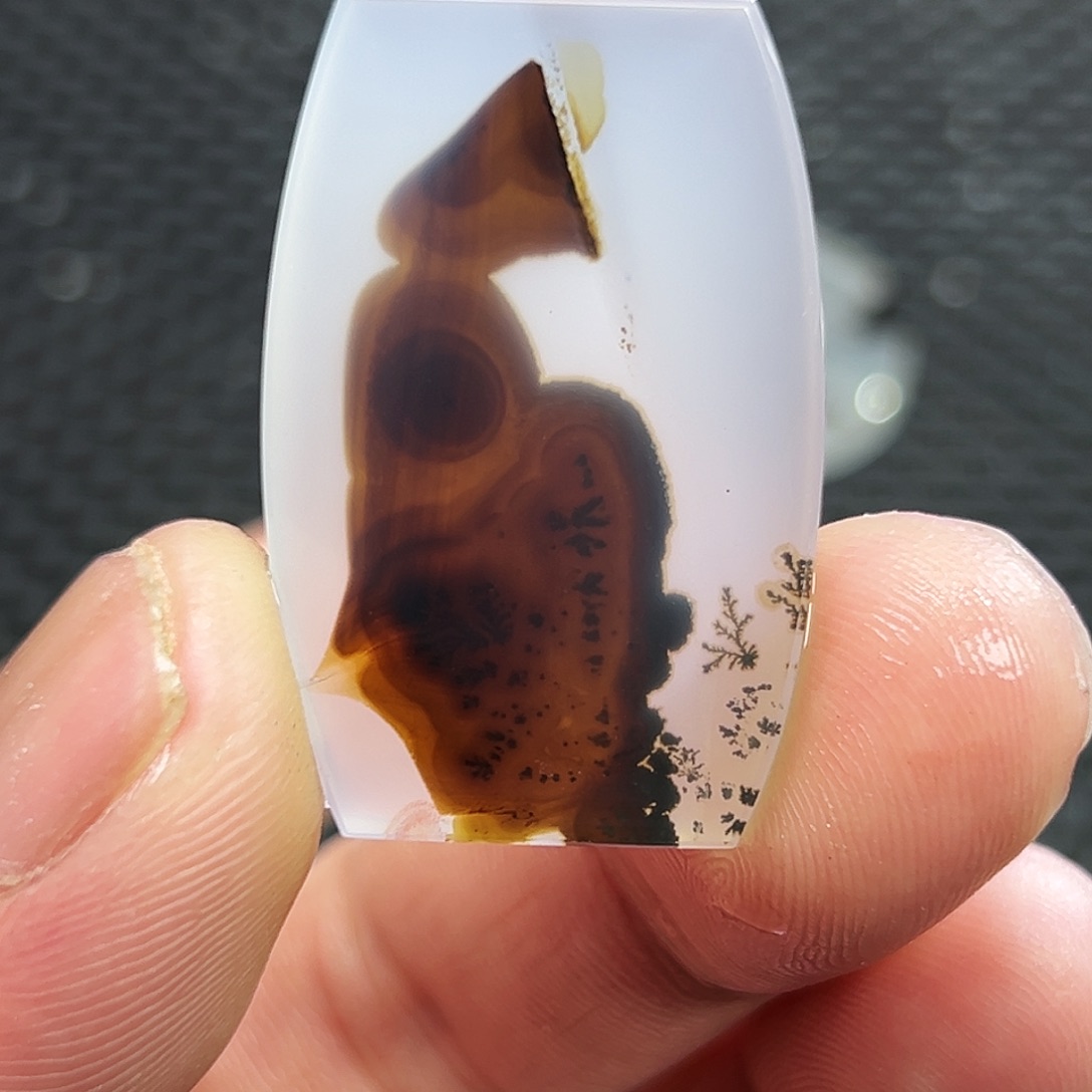 用***1玛瑙/玉髓未镶嵌珠宝半成品