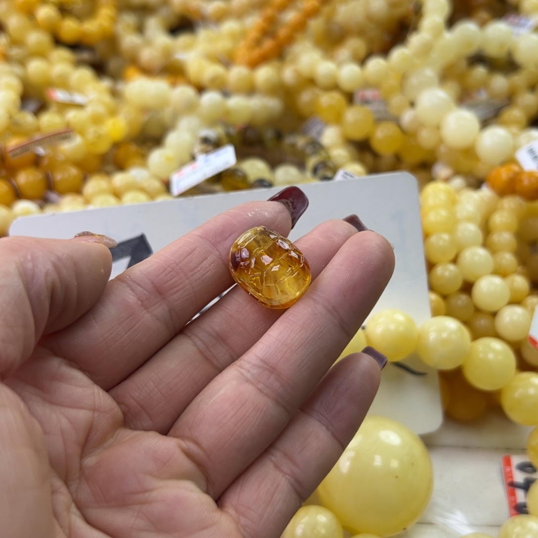 琥珀珠宝奇石未镶嵌