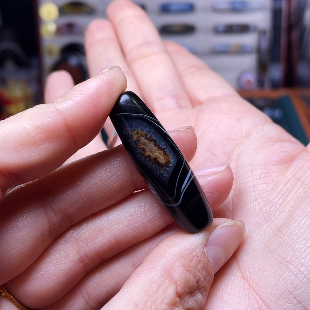 冯***宝玛瑙/玉髓未镶嵌珠宝奇石