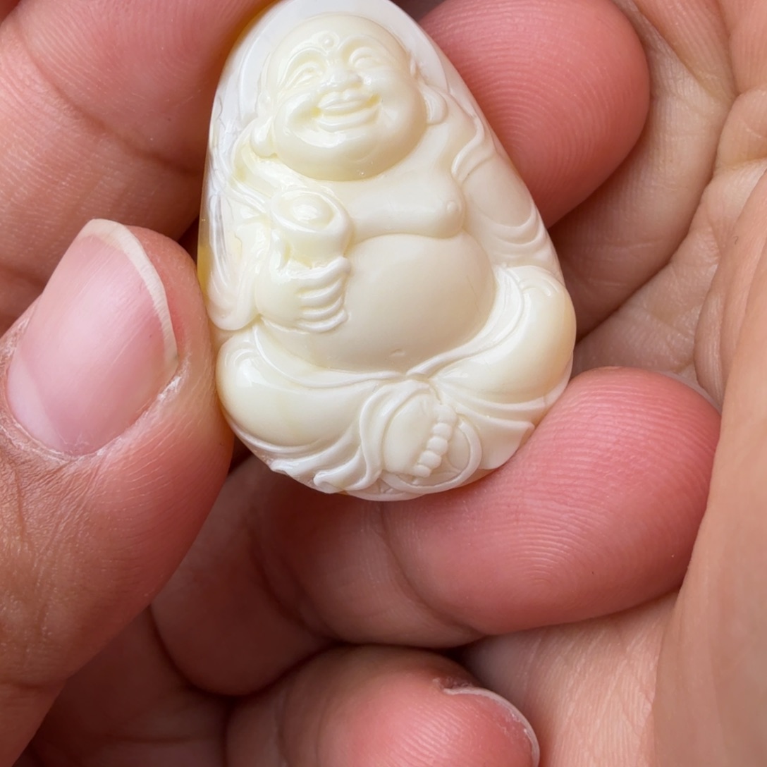 未镶嵌琥珀珠宝奇石大****n