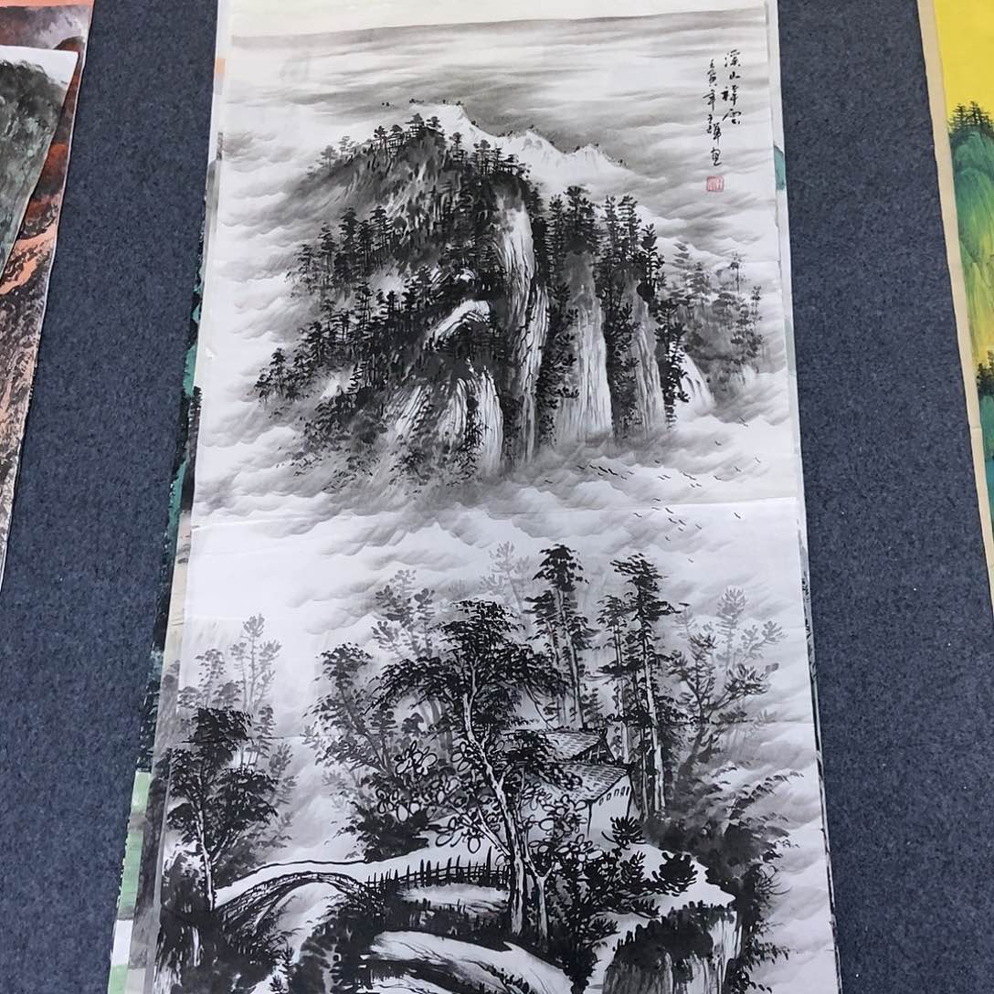 国画四尺水墨山水一副