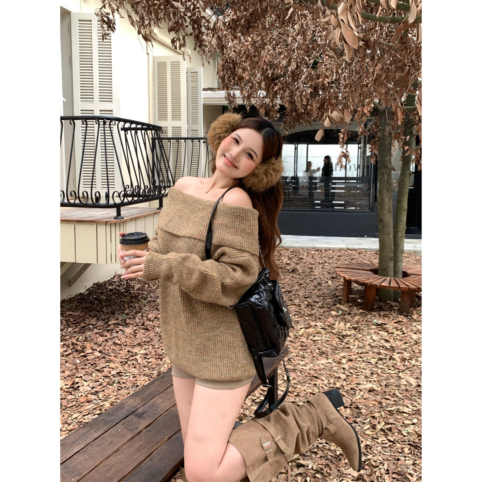 Bear Chilii熊熊一字肩毛衣女秋冬新款高级感宽松针织露肩上衣女