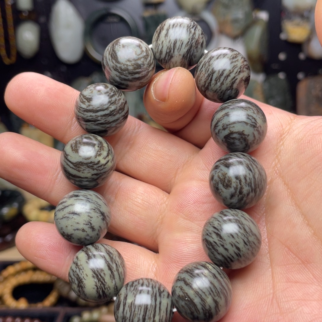 和田玉未镶嵌颈饰18