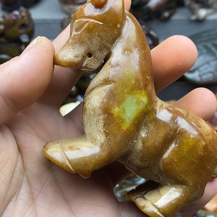 未镶嵌蛇纹石玉颈饰