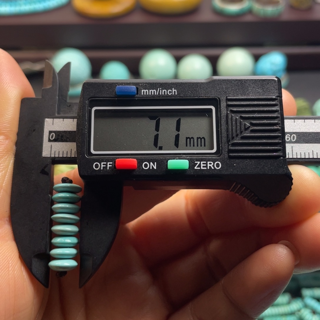 绿松石颈饰未镶嵌