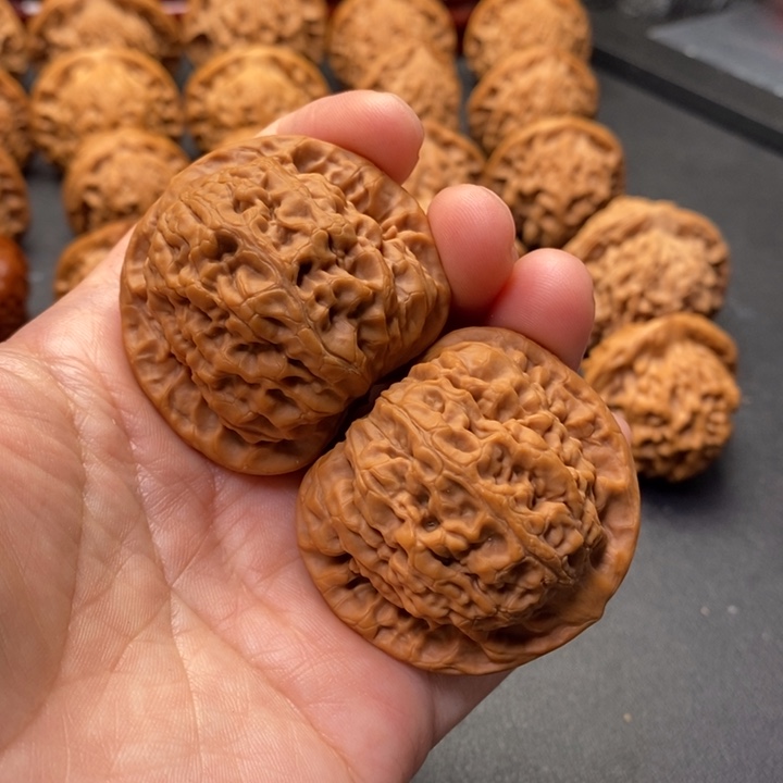 文玩核桃把件45尺满堂原树非嫁接