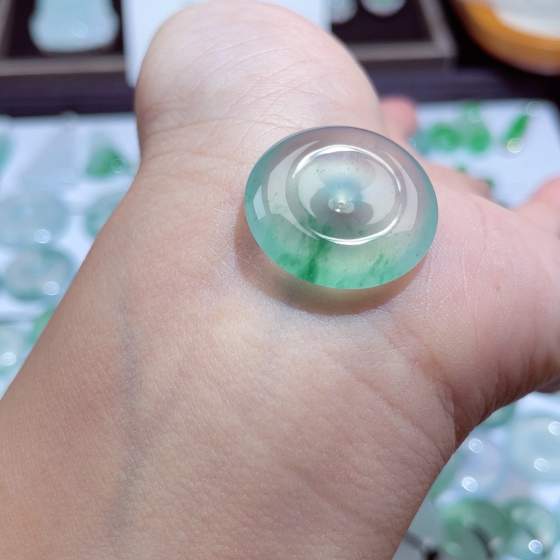 颈饰未镶嵌翡翠平安扣