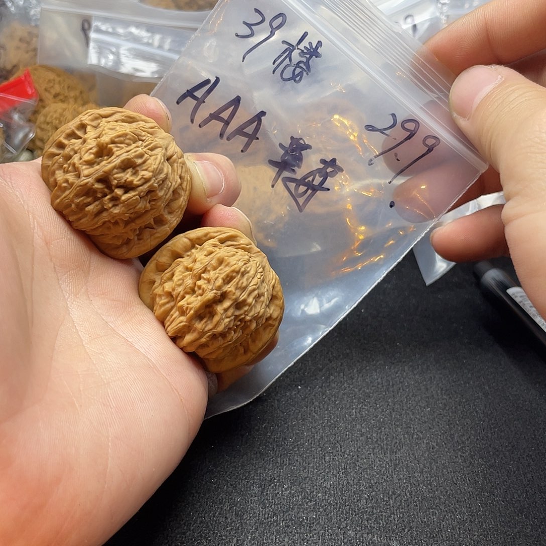 A***农把件文玩核桃四座楼