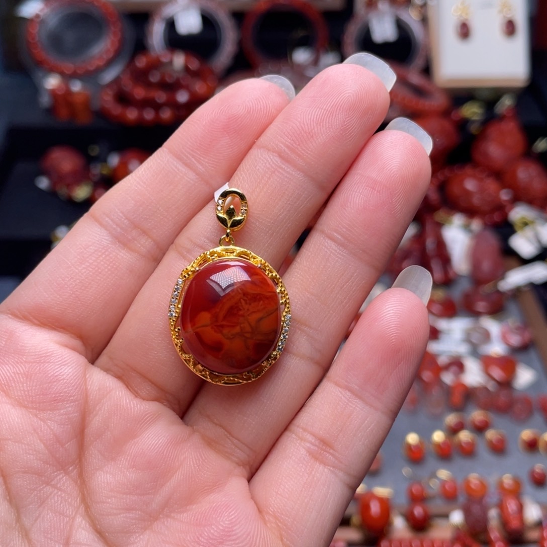 南红玛瑙银S925镶嵌蛋面吊坠