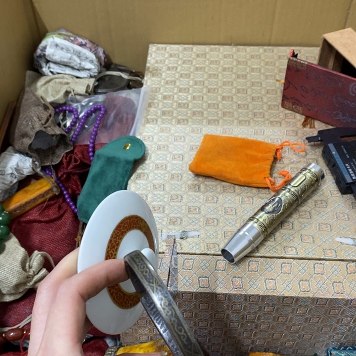 瓷片哈中古工艺品一件