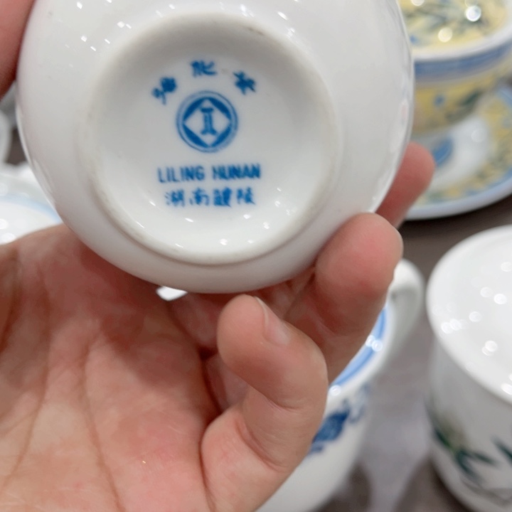 杯釉下彩白釉的工艺