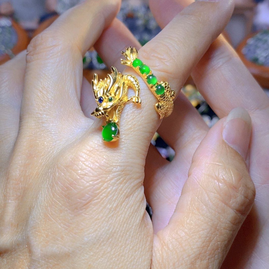 翡翠颈饰银S925镶嵌天然翡翠