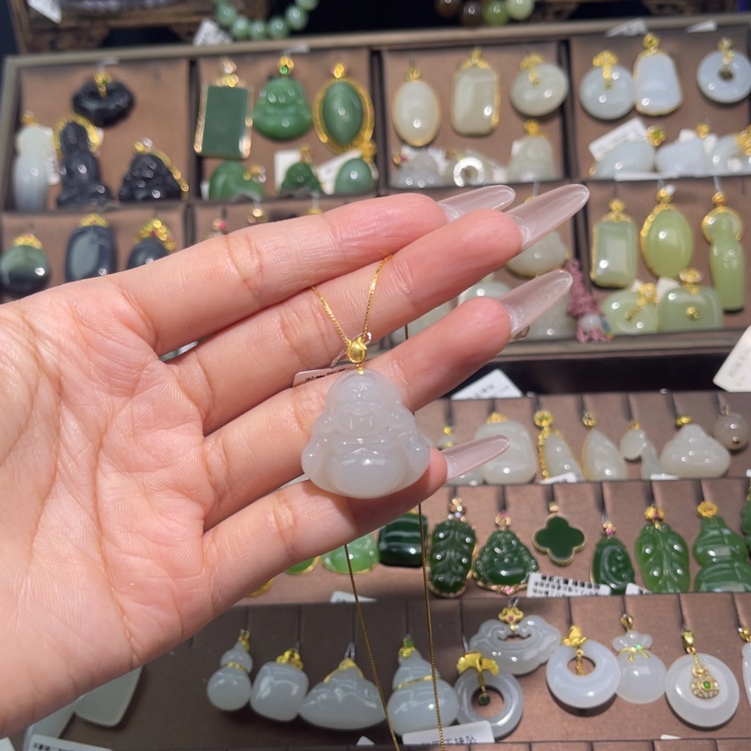 和田玉18K金镶嵌吊坠(赠链)