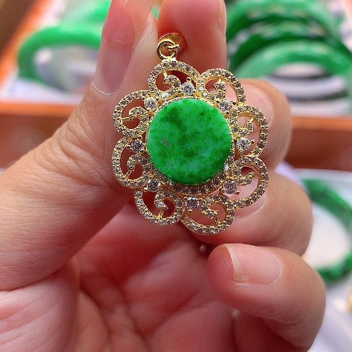 翡翠颈饰银S925镶嵌翡翠