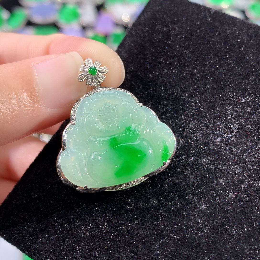 翡翠18K金镶嵌颈饰