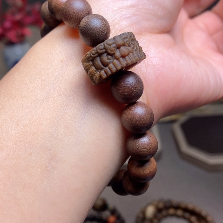 沉香手串越南帝王富森红土1.0➕醒狮沉香木雕设计