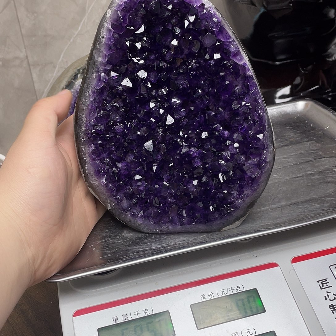 2***8紫晶未镶嵌大型摆件（非配饰）