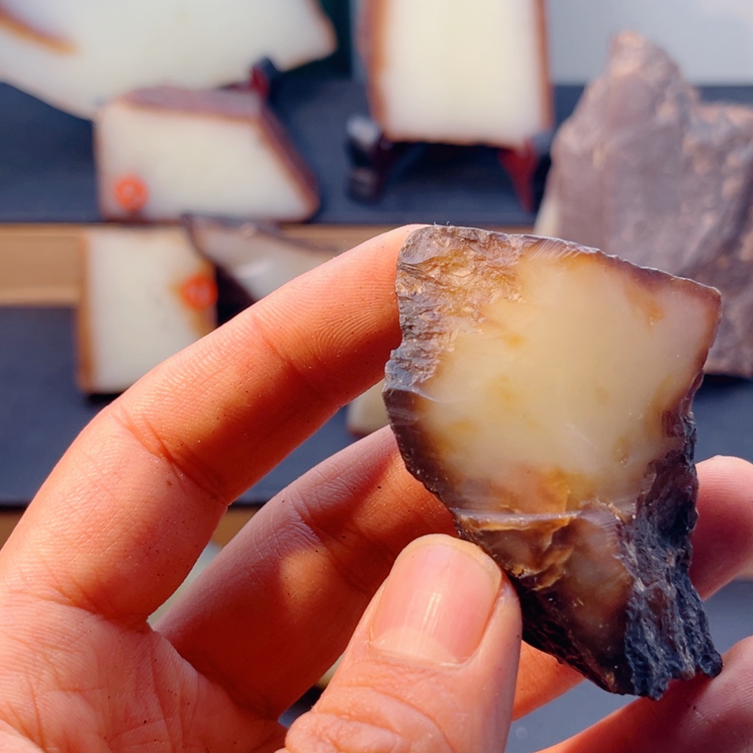 和田玉（糖玉）未镶嵌颈饰