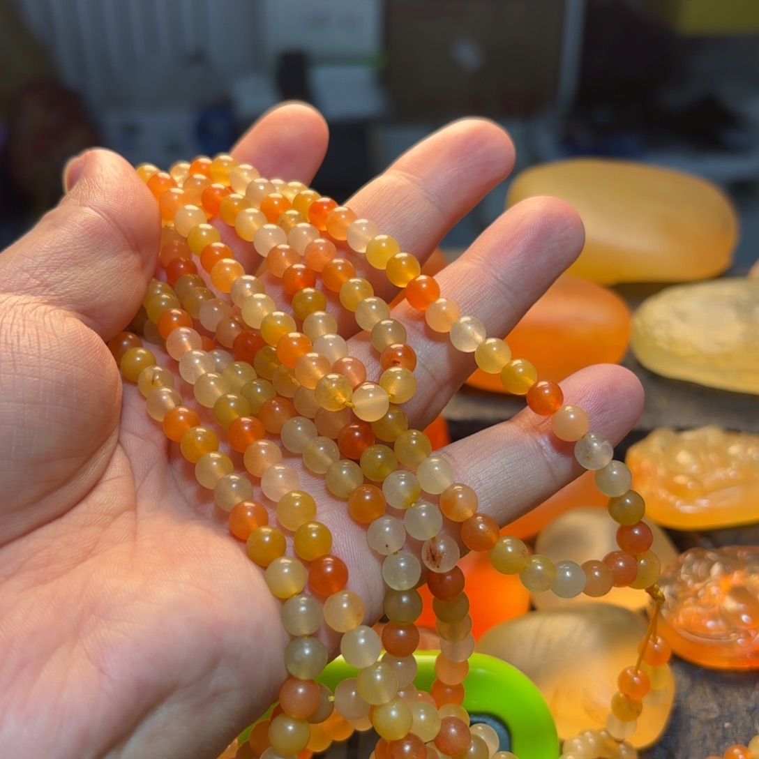 ****下石英岩玉未镶嵌手串