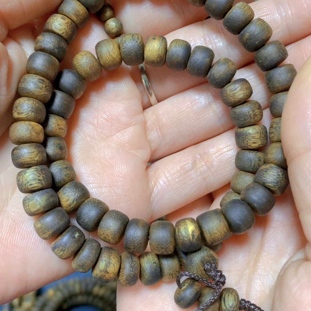 沉香手串透顶绿卡8-13克多样性发货一条