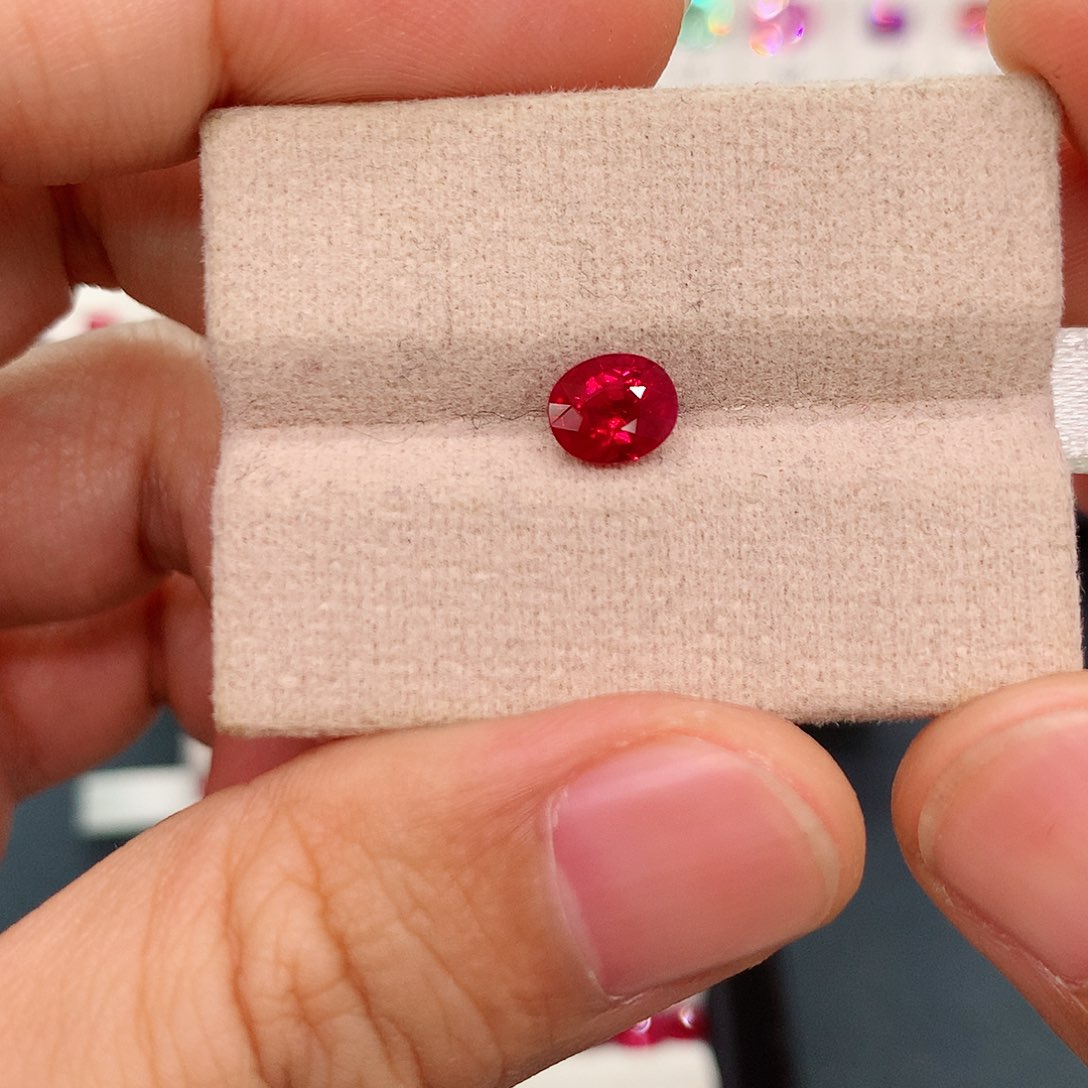 裸石未镶嵌红宝石1.18克拉缅甸正红鸽血