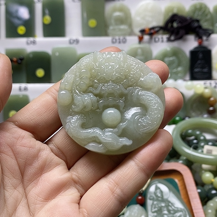 和田玉颈饰未镶嵌