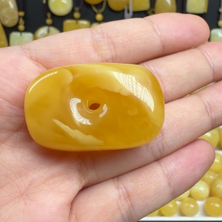 蜜蜡未镶嵌珠宝奇石