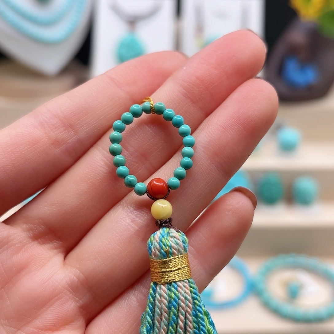 绿松石配饰未镶嵌