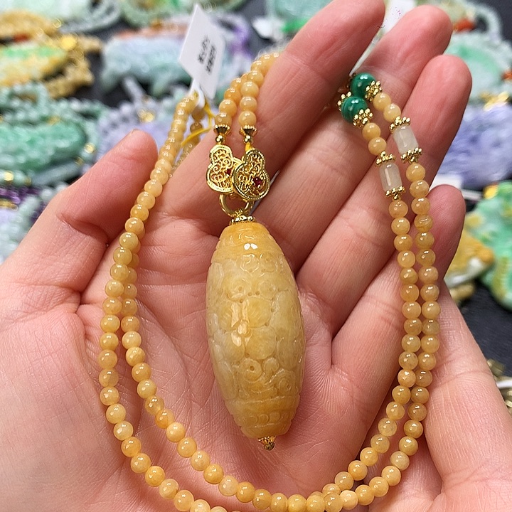 翡翠颈饰未镶嵌吊坠