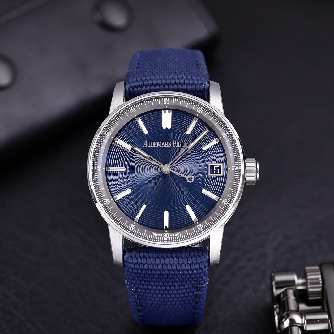 95新 AIPE/爱彼 code11.59系列15210ST蓝，2024年9月保卡