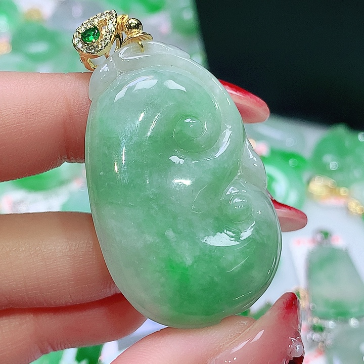 翡翠未镶嵌颈饰翡翠