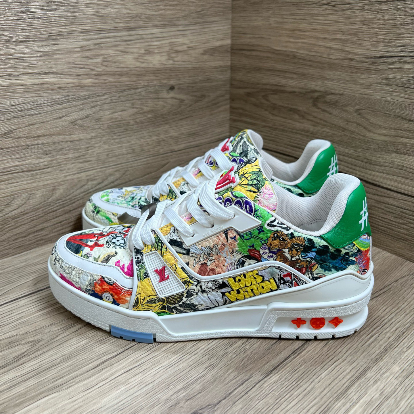 95新 LouisVuitton/路易威登 Trainer 漫画涂鸦板鞋 37.5码