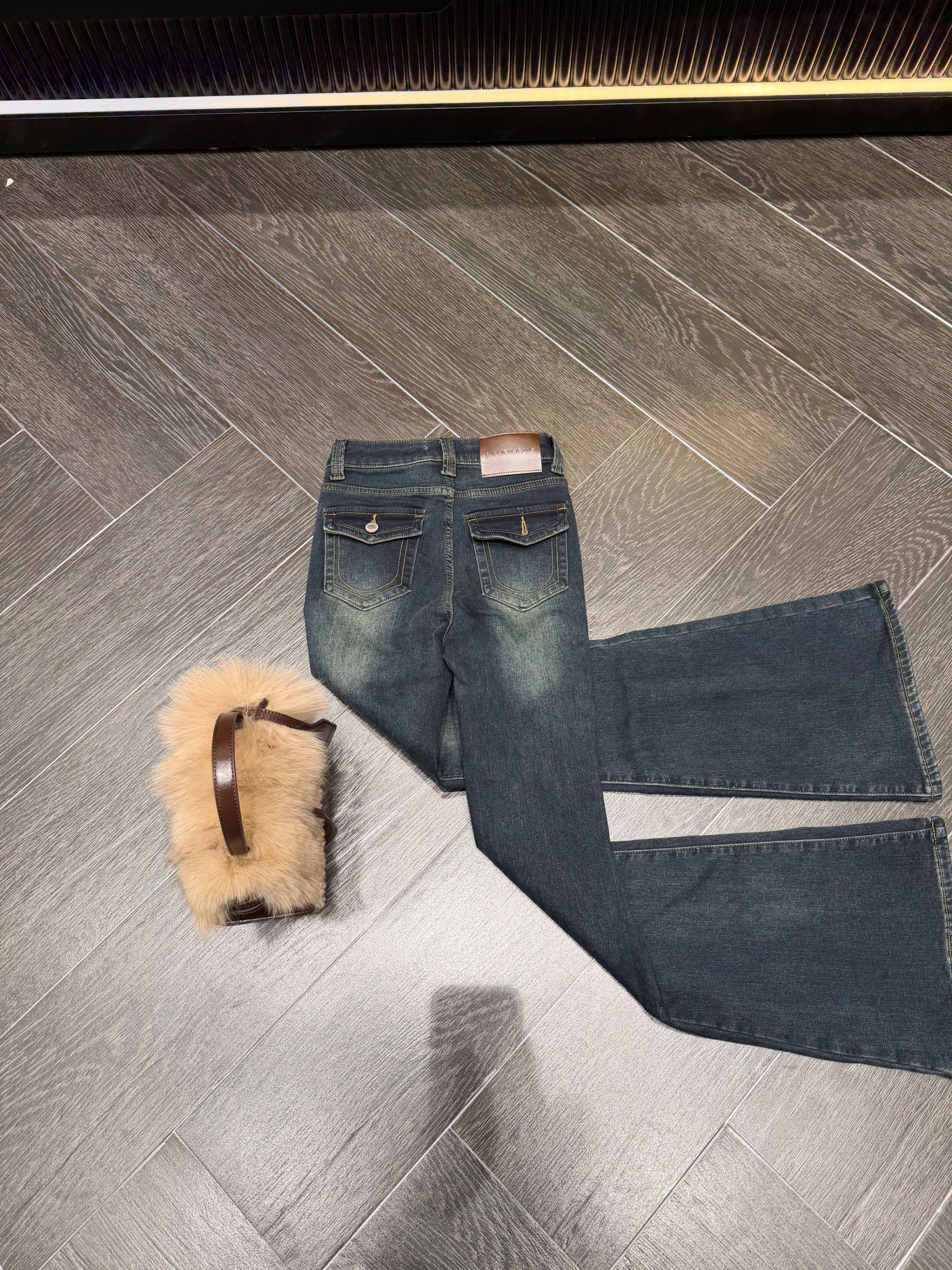 大气元（裤子）新品显腿细喇叭裤