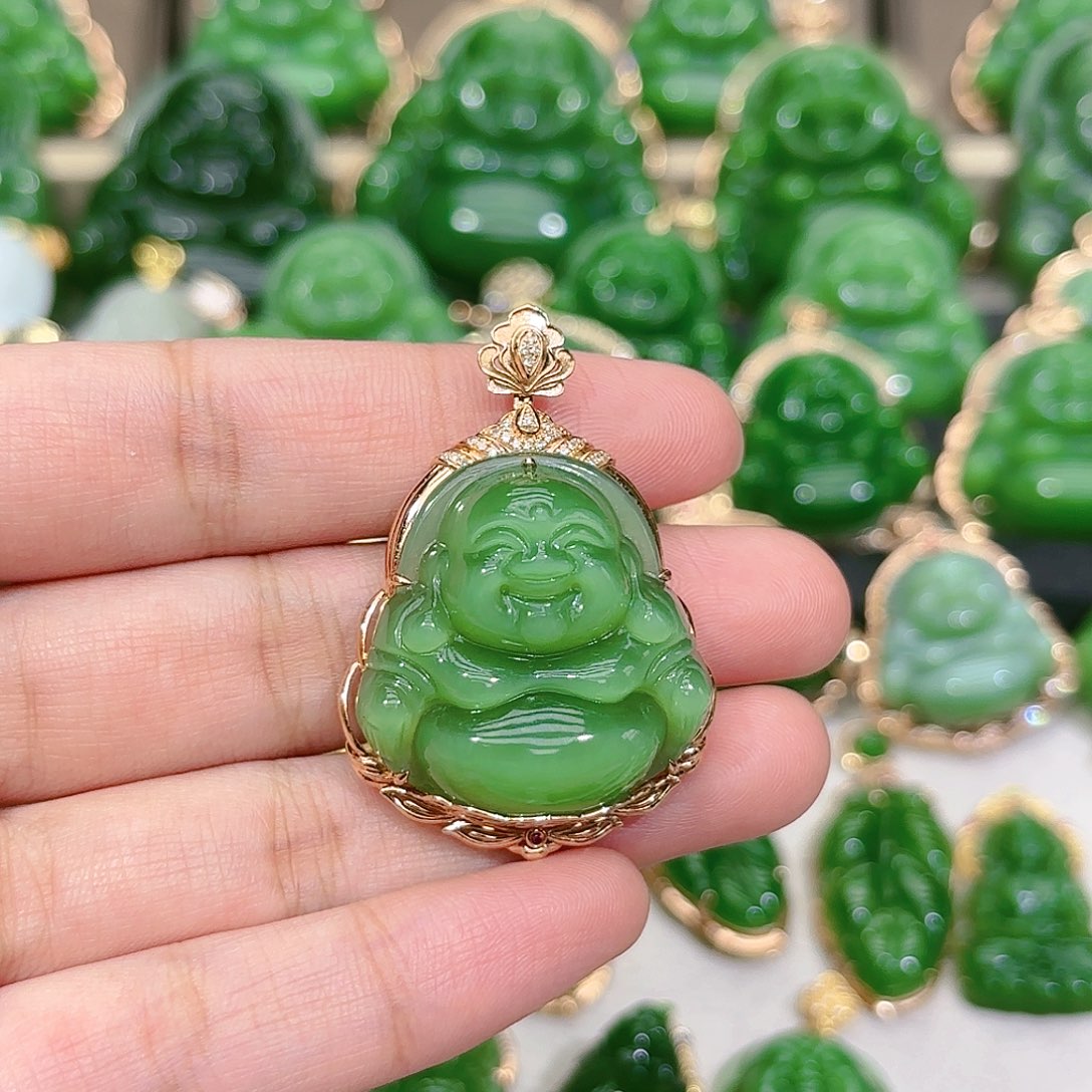 和田玉（碧玉）颈饰18K金镶嵌漫**雨