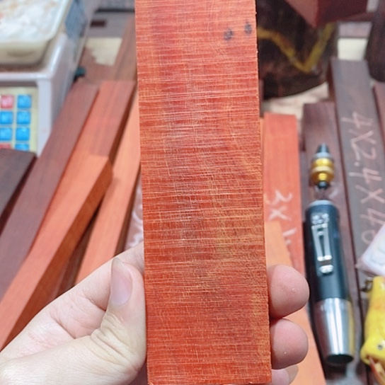 檀香紫檀（小叶紫檀）剑**心